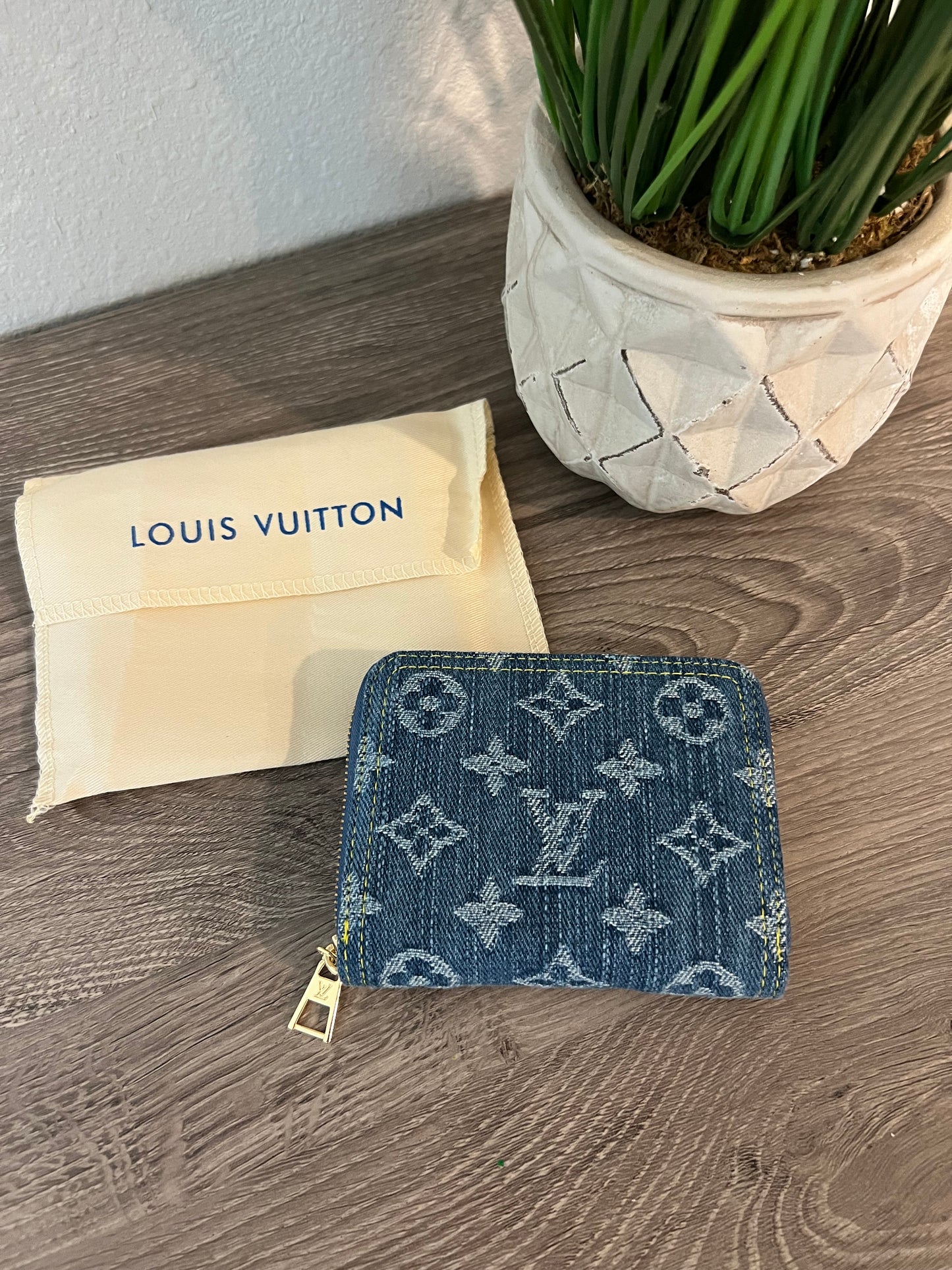 Small Zip Wallet